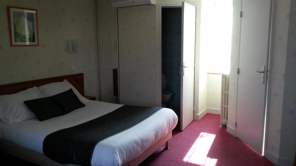 Hotel De L'Agriculture Decize Room photo
