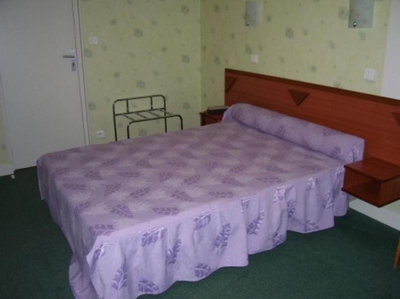 Hotel De L'Agriculture Decize Room photo